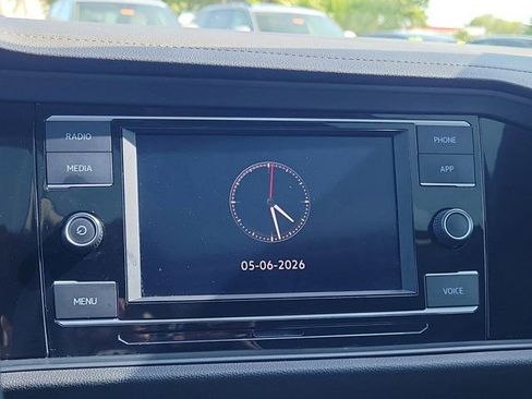 Used 2023 Volkswagen Jetta SE w/ Panoramic Sunroof Package FWD image 23