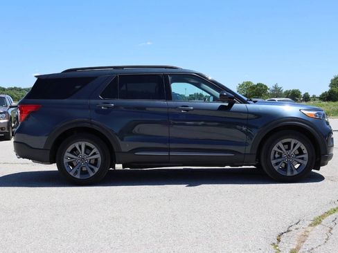 Used 2022 Ford Explorer XLT w/ Equipment Group 202A AWD/4WD image 7
