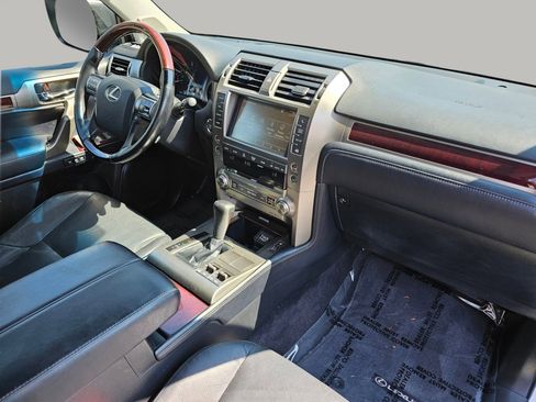 Used 2018 Lexus GX 460 Premium w/ Premium Package image 29