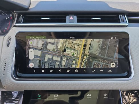 Used 2019 Land Rover Range Rover Velar S AWD/4WD image 25