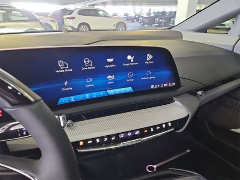 New 2025 Cadillac Optiq Sport 1 image 21