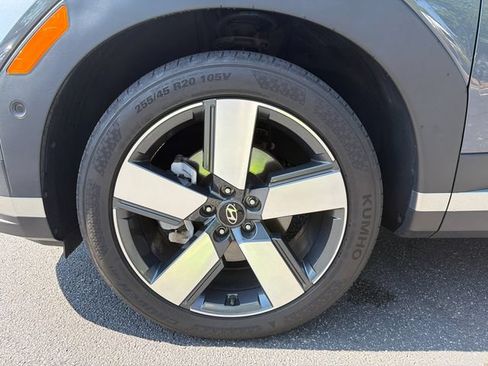 Used 2024 Hyundai Santa Fe Limited FWD image 13