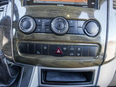 Used 2017 Mercedes-Benz Sprinter 3500 image 58