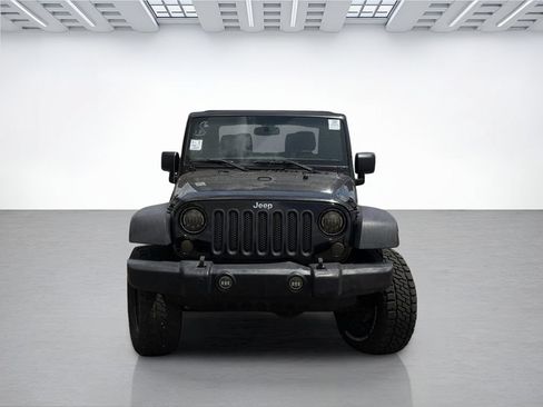 Used 2015 Jeep Wrangler Rubicon w/ Power Convenience Group AWD/4WD image 2