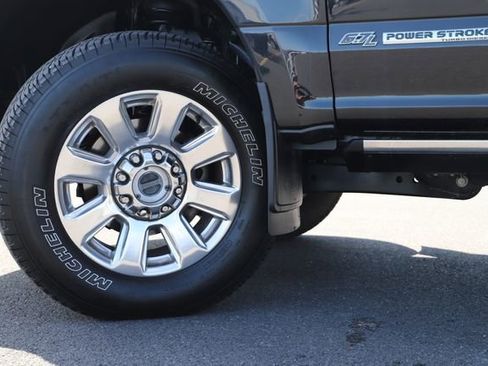 Used 2022 Ford F350 Platinum image 2