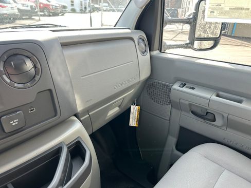 New 2026 Ford E-450 and Econoline 450 Super Duty w/ Power Equipment Group image 29