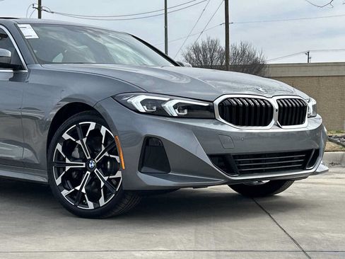 Used 2026 BMW 330i Sedan w/ Convenience Package RWD image 3