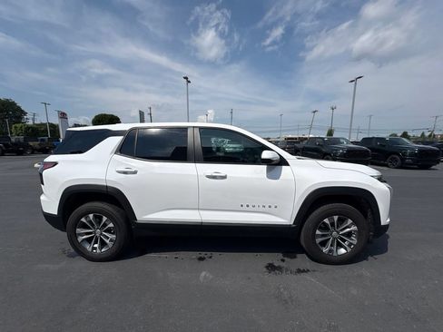 Used 2026 Chevrolet Equinox LT FWD image 6