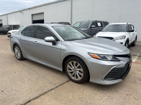 Used 2023 Toyota Camry LE FWD image 2