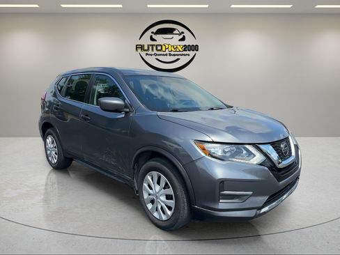 Used 2019 Nissan Rogue FWD image 1