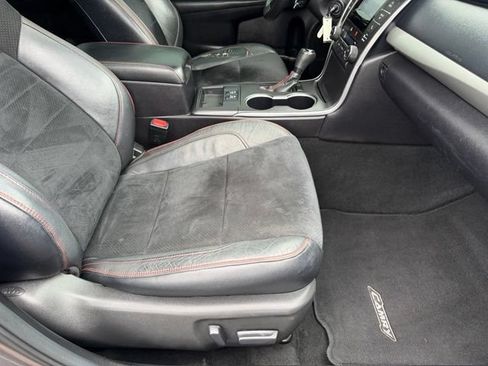 Used 2015 Toyota Camry XSE w/ Moonroof Package FWD image 10
