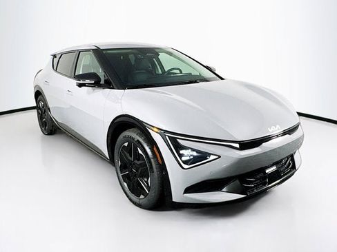 New 2025 Kia EV6 Wind image 3
