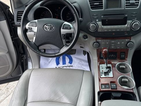Used 2012 Toyota Highlander Limited w/ Tow Pkg image 27