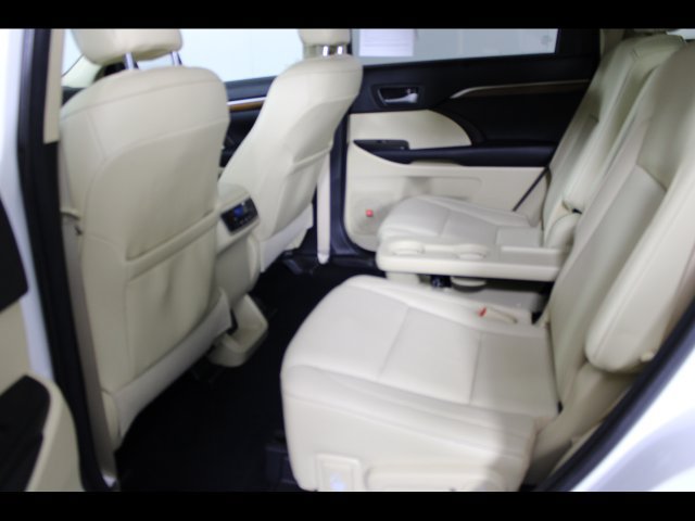 Used 2017 Toyota Highlander Limited w/ Protection Package #3 AWD/4WD image 11