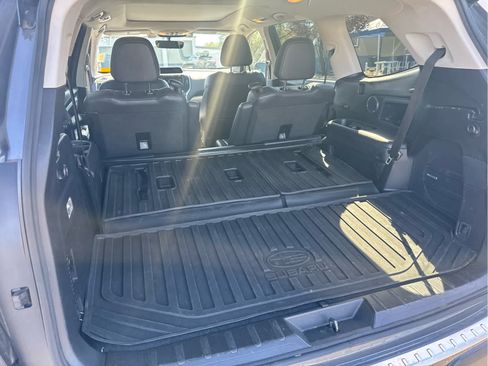 Used 2020 Subaru Ascent Limited w/ Technology Package AWD/4WD image 9
