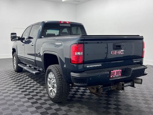 Used 2018 GMC Sierra 2500 Denali w/ Duramax Plus Package AWD/4WD image 3