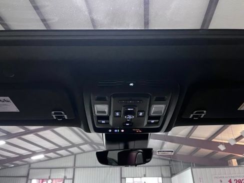 Used 2024 GMC Yukon Denali Ultimate AWD/4WD image 43