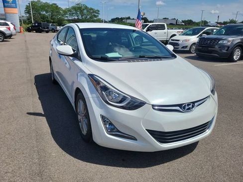 Used 2015 Hyundai Elantra SE w/ Option Group 02 FWD image 7