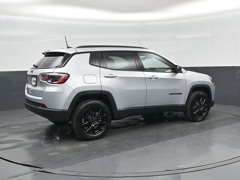 New 2026 Jeep Compass Latitude AWD/4WD image 3