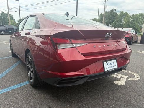 Used 2023 Hyundai Elantra SEL w/ Convenience Package FWD image 9