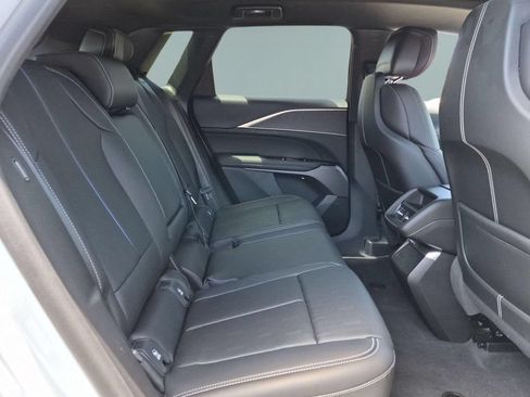New 2026 Cadillac Lyriq Luxury AWD/4WD image 27