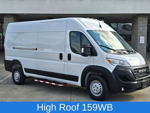 Used 2025 RAM ProMaster 2500 w/ Convenience Group image 3