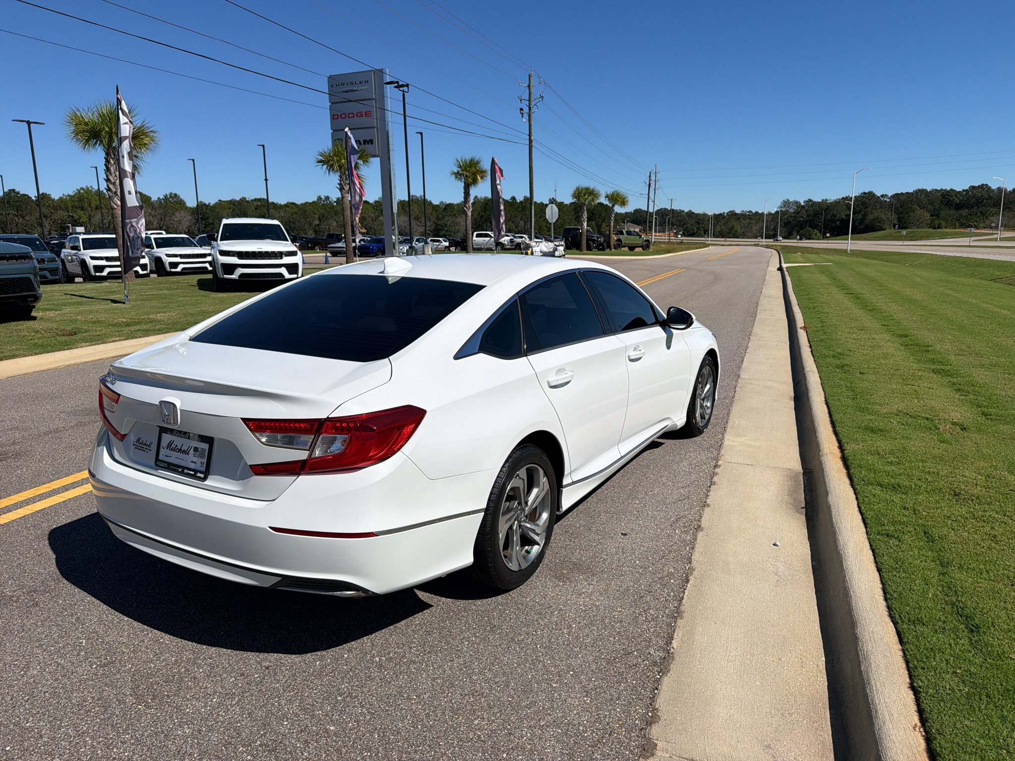Used 2018 Honda Accord EX-L image 3