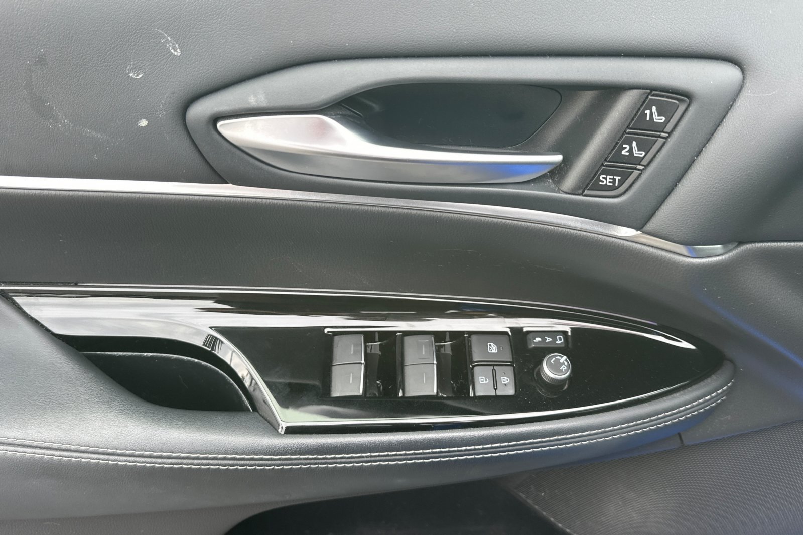 Used 2021 Toyota Mirai RWD image 12