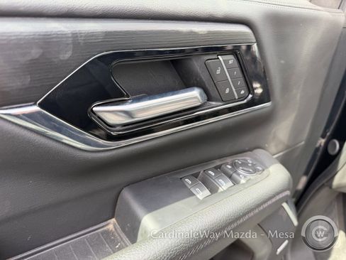 Used 2025 GMC Yukon Denali AWD/4WD image 12