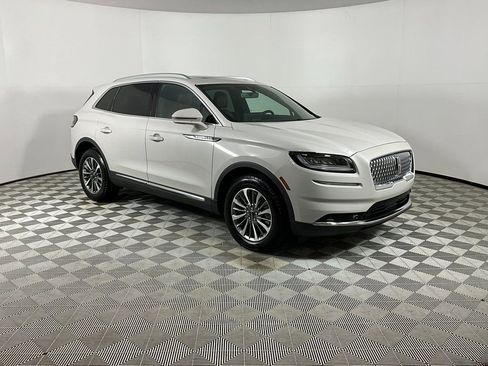 Used 2023 Lincoln Nautilus Reserve image 6