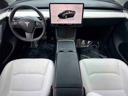 Used 2023 Tesla Model Y Long Range AWD/4WD image 12