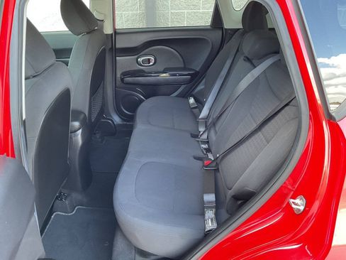 Used 2015 Kia Soul ! FWD image 25