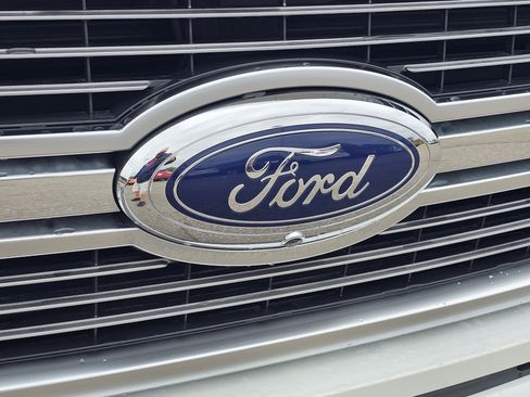 Used 2021 Ford F150 Limited image 3