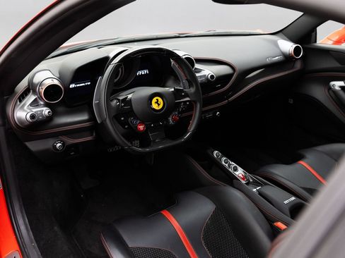 Used 2021 Ferrari F8 Tributo RWD image 5