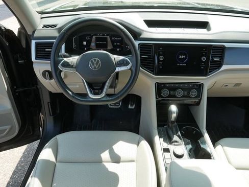 Certified 2022 Volkswagen Atlas SEL R-Line AWD/4WD image 22