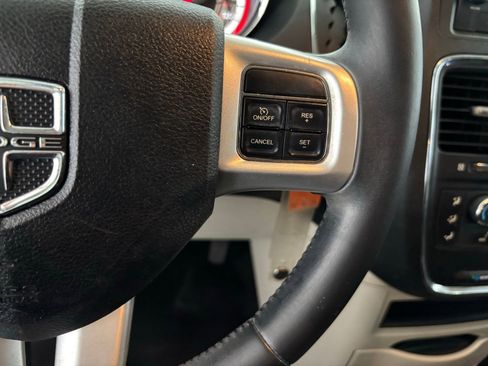 Used 2013 Dodge Grand Caravan SE image 22