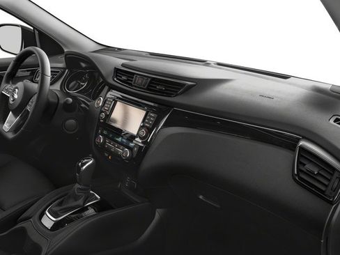 Used 2018 Nissan Rogue Sport SL w/ SL Premium Package image 18