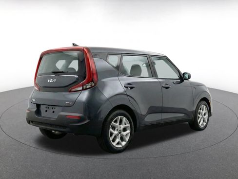 Used 2025 Kia Soul LX w/ LX Technology Package FWD image 9