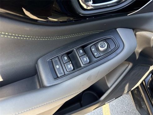 Used 2025 Subaru Outback Onyx Edition image 12