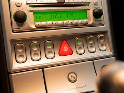 Used 2006 Chrysler Crossfire Coupe image 30