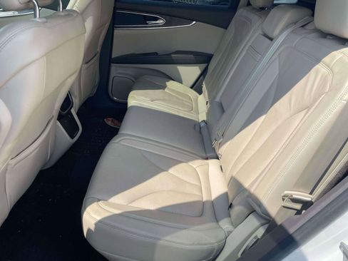 Used 2016 Lincoln MKX Reserve w/ Climate Package AWD/4WD image 6