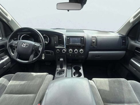 Used 2019 Toyota Sequoia SR5 AWD/4WD image 9