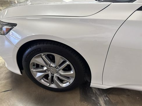 Used 2018 Honda Accord LX image 10