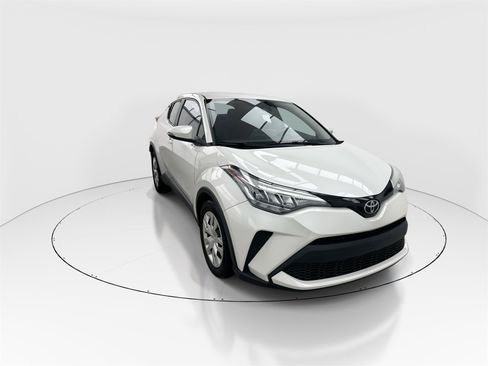 Used 2021 Toyota C-HR LE image 2
