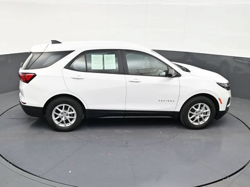 Used 2024 Chevrolet Equinox LS FWD image 18