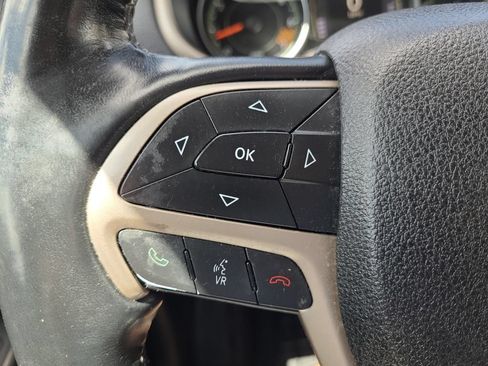 Used 2016 Jeep Cherokee Latitude w/ Cold Weather Group AWD/4WD image 27