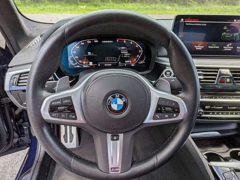 Used 2023 BMW M550i xDrive w/ Executive Package AWD/4WD image 10