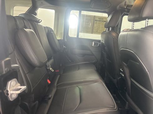 Used 2021 Jeep Wrangler Unlimited Sahara AWD/4WD image 25