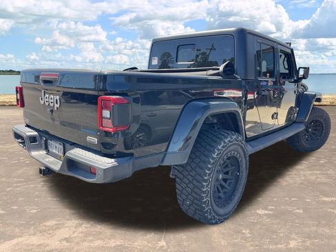 Used 2020 Jeep Gladiator Overland AWD/4WD image 4