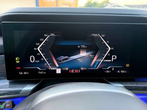 Used 2024 BMW i7 eDrive50 w/ M Sport Package RWD image 29